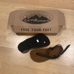 Earth Runners Sandals women’s size 8 men’s size 6